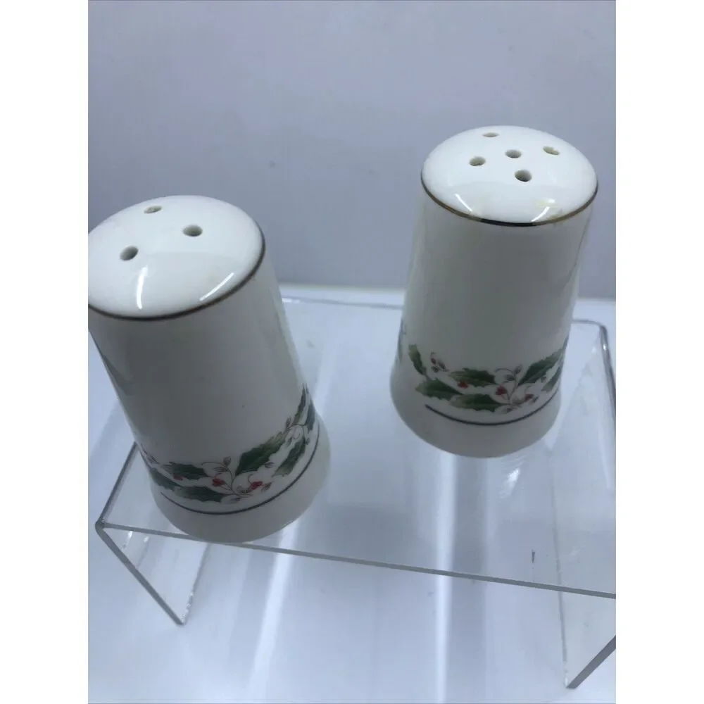 ROYAL LIMITED HOLLY HOLIDAY SALT & PEPPER SHAKER SET